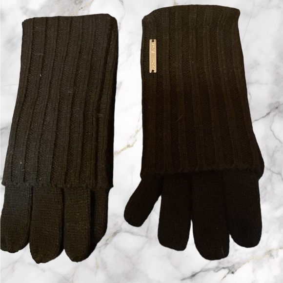 Michael Kors Accessories - Michael Kors Knitted Women’s Winter Gloves NWOT